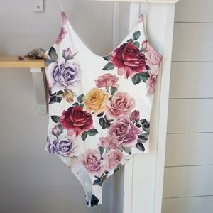 ☕2/$25 floral bodysuit
